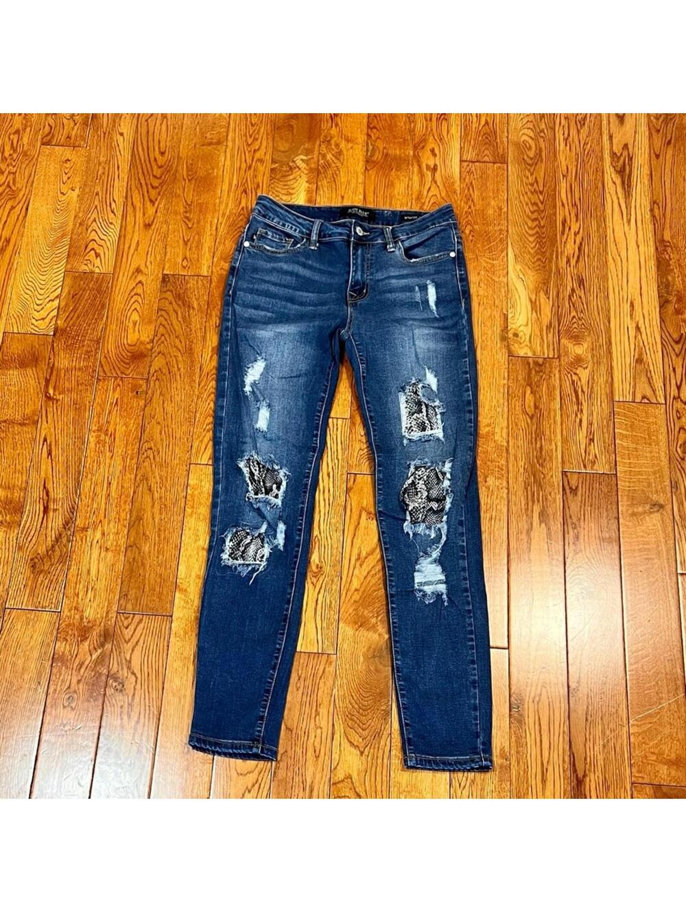 Judy Blue Skinny Distressed Blue Jeans with Patterned Holes